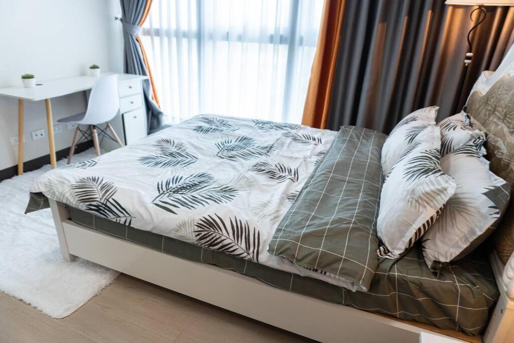 A2J Luxury 2Br Bgc Uptown Suite Near Uptown Mall Manila Exterior foto