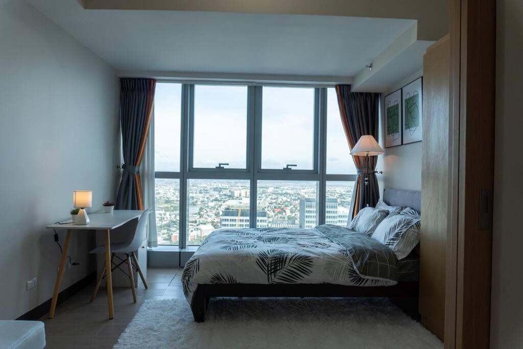A2J Luxury 2Br Bgc Uptown Suite Near Uptown Mall Manila Exterior foto